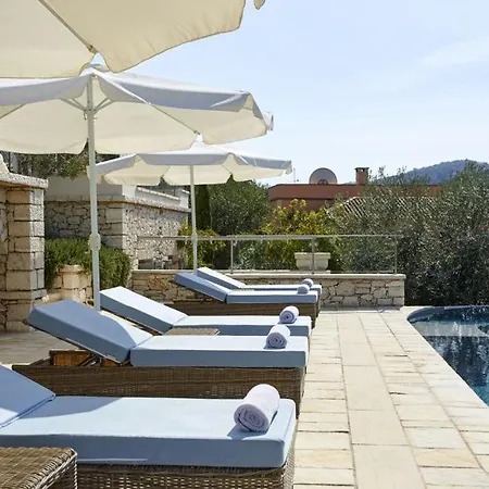 Sleeps 12 Pool Air Con Wifi カシオピ